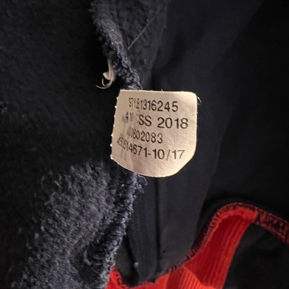 Under Armour USA Men’s Soccer Cold Gear Sweatshirt - Picture 5 of 7